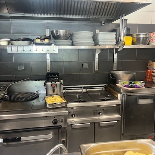  KIOSK TRANSACTIONS : Local / Bureau | ELNE (66200) | 100 m2 | 143 000 € 