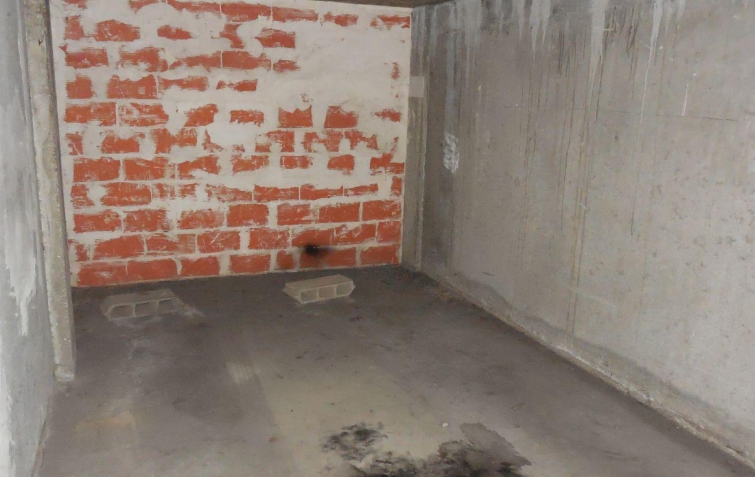 KIOSK TRANSACTIONS : Parking | PERPIGNAN (66000) | 15 m2 | 20 000 € 