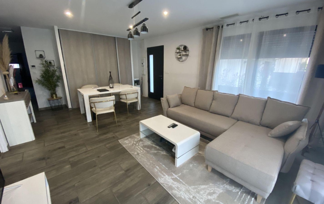 KIOSK TRANSACTIONS : House | SAINT-ESTEVE (66240) | 97 m2 | 327 600 € 