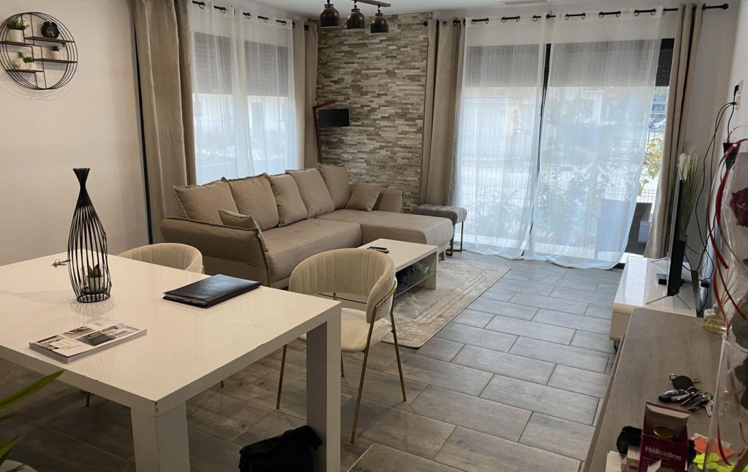 KIOSK TRANSACTIONS : House | SAINT-ESTEVE (66240) | 97 m2 | 327 600 € 